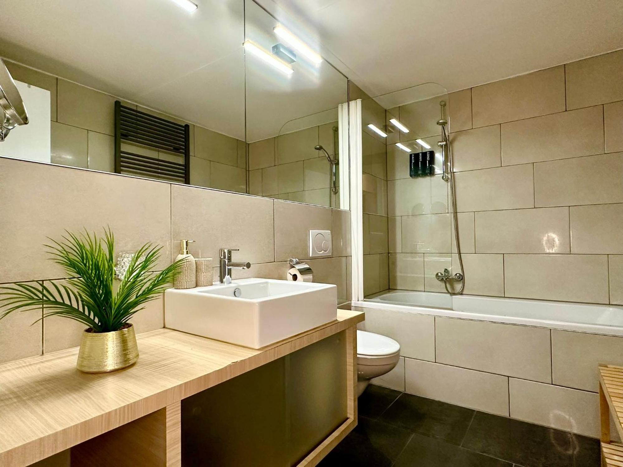 Luxury Suites Castel By Rikas Hotels Антверпен Экстерьер фото
